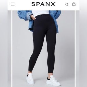 Spanx High Waisted Seamless 7/8 Black Leggings s L